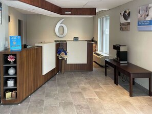 Lobby - Motel 6 Wytheville, Va (Wytheville)