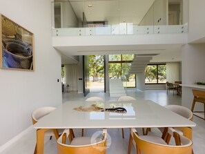 Villa Deluxe | Comedor