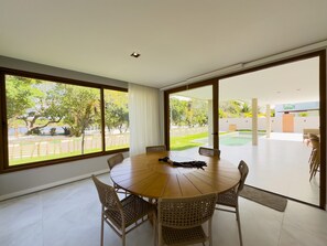 Villa Deluxe | Comedor