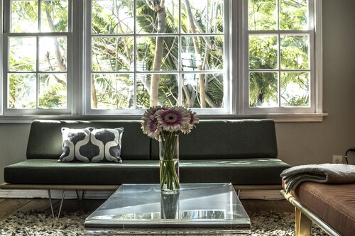 The Venice Beachwood