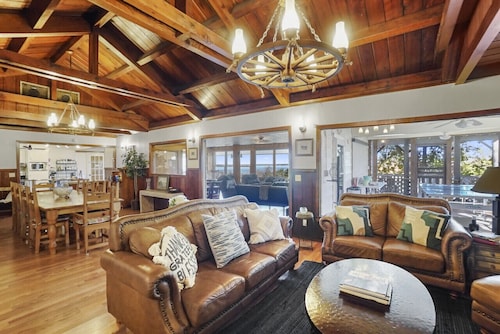 On Lake~Retreats~Brand New Kitchen~Game Room~Pets