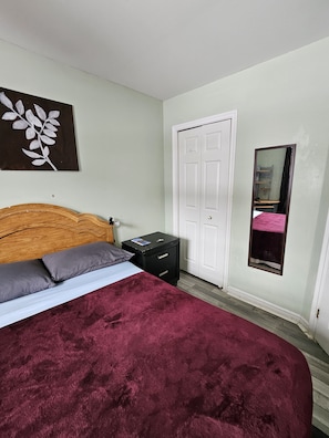 Traditional Room, 1 Queen Bed, Garden View