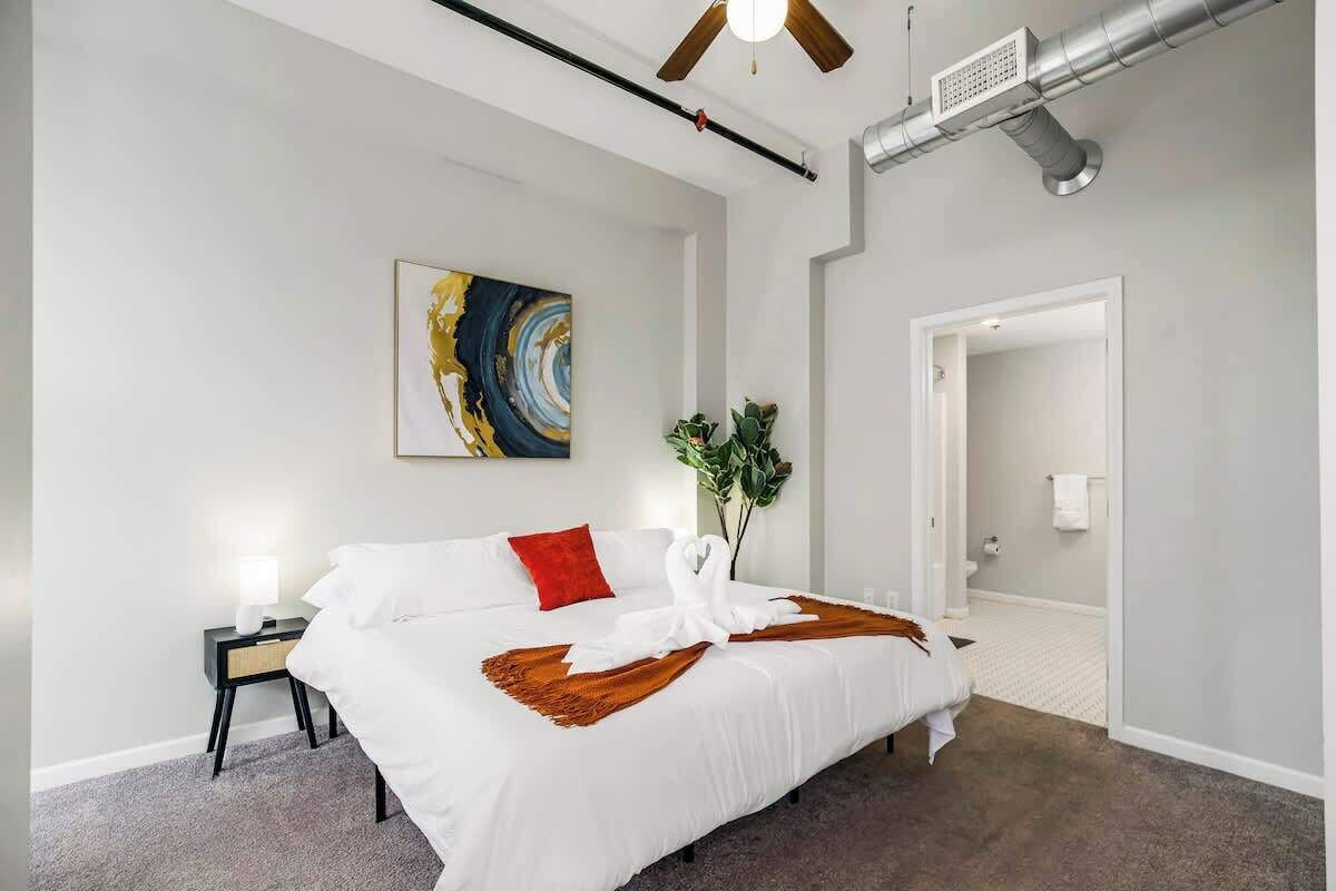 2 bedrooms, iron/ironing board, free WiFi, bed sheets