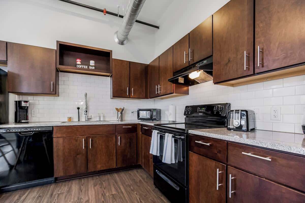 Refrigerador, horno, parrilla de estufa y lavavajillas 