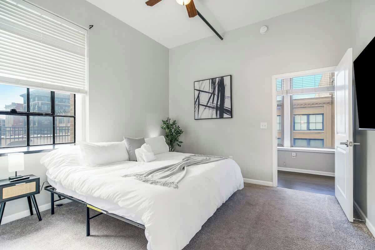 2 habitaciones, tabla de planchar con plancha y wifi gratis 