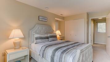 2 bedrooms, iron/ironing board