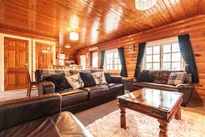 Traditional Cabin | Living area | 32-inch LED TV with digital channels