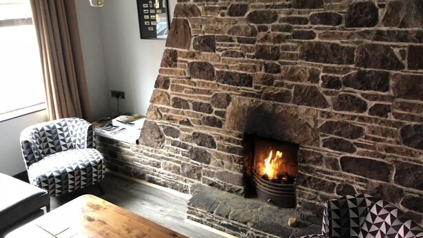 Unclassified image, 1 of 6, button - The Hideout Hostel (Dingle)