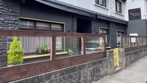 Unclassified image, 3 of 6, button - The Hideout Hostel (Dingle)