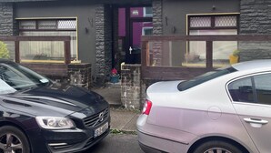 Unclassified image, 4 of 6, button - The Hideout Hostel (Dingle)