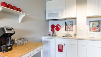 Luxury Condo | Private kitchen | Fridge, microwave, oven, dishwasher