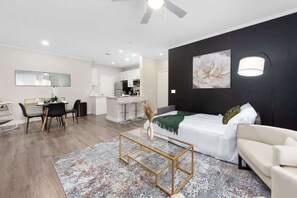 2 chambres, fer et planche à repasser, lit parapluie, Wi-Fi gratuit