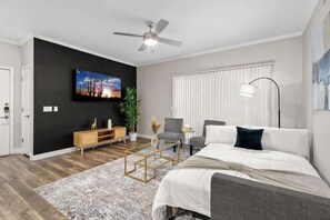 2 bedrooms, iron/ironing board, travel crib, free WiFi - Relaxing2BR-Pool,Gym,Prkng,Near Mayo Clnc&Westwrld (Scottsdale)