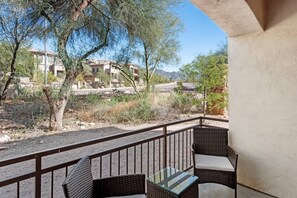 Terrace/patio - Relaxing2BR-Pool,Gym,Prkng,Near Mayo Clnc&Westwrld (Scottsdale)