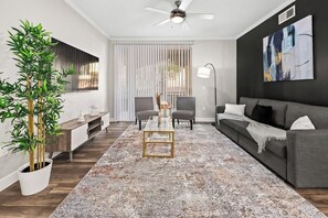 Smart TV, offices - Cozy 2BR-Pool,Gym,Prkng,Near Mayo Clnc&Westwrld (Scottsdale)