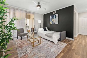 2 chambres, fer et planche à repasser, lit parapluie, Wi-Fi gratuit