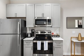 Fridge, microwave, oven, stovetop - Chic 1BR: Scottsdale, Pet-friendly, Sunrise Peak (Scottsdale)