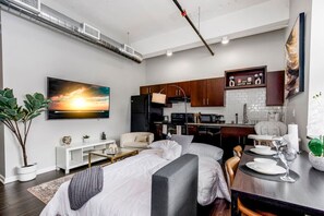 Desk, iron/ironing board, free WiFi, bed sheets