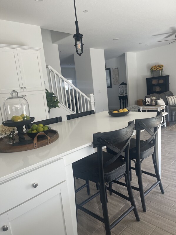 Dining - Cozy 4-bedroom house in central Madera Ranchos (Madera)