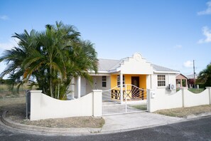 Exterior - Sunset Cove Barbados (Charnocks)