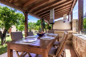 BBQ/picnic Area - Villa Anerocuru (Chania)