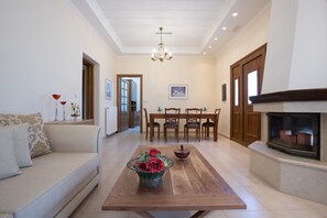 Comfort Villa | Dining room - Villa Anerocuru (Chania)