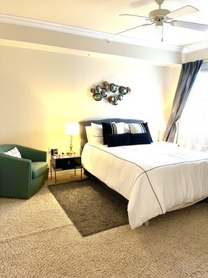2 bedrooms, iron/ironing board, WiFi, bed sheets - Modern apartment in famous gated Legends Country Club in Fort Myers, Fl. (Fort Myers)