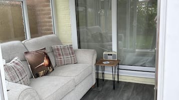 Cottage | Living area