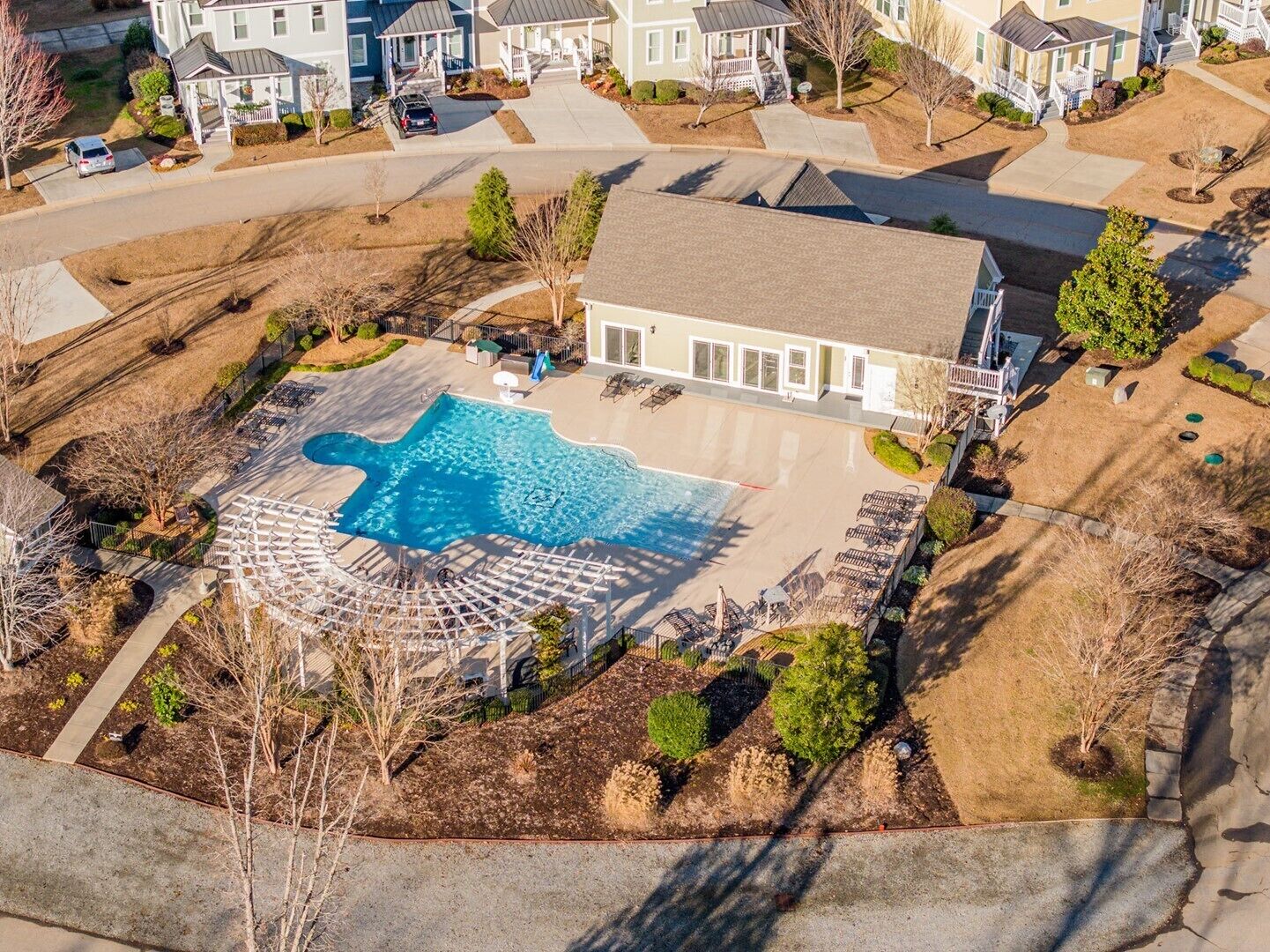 NEW Luxury l Main Lake l Pool Access l Elevator