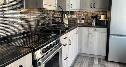 Lakefront vacation home with kitchen and balcony