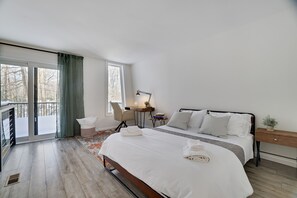 3 soverom, strykejern/-brett, reiseseng for barn og internettilgang