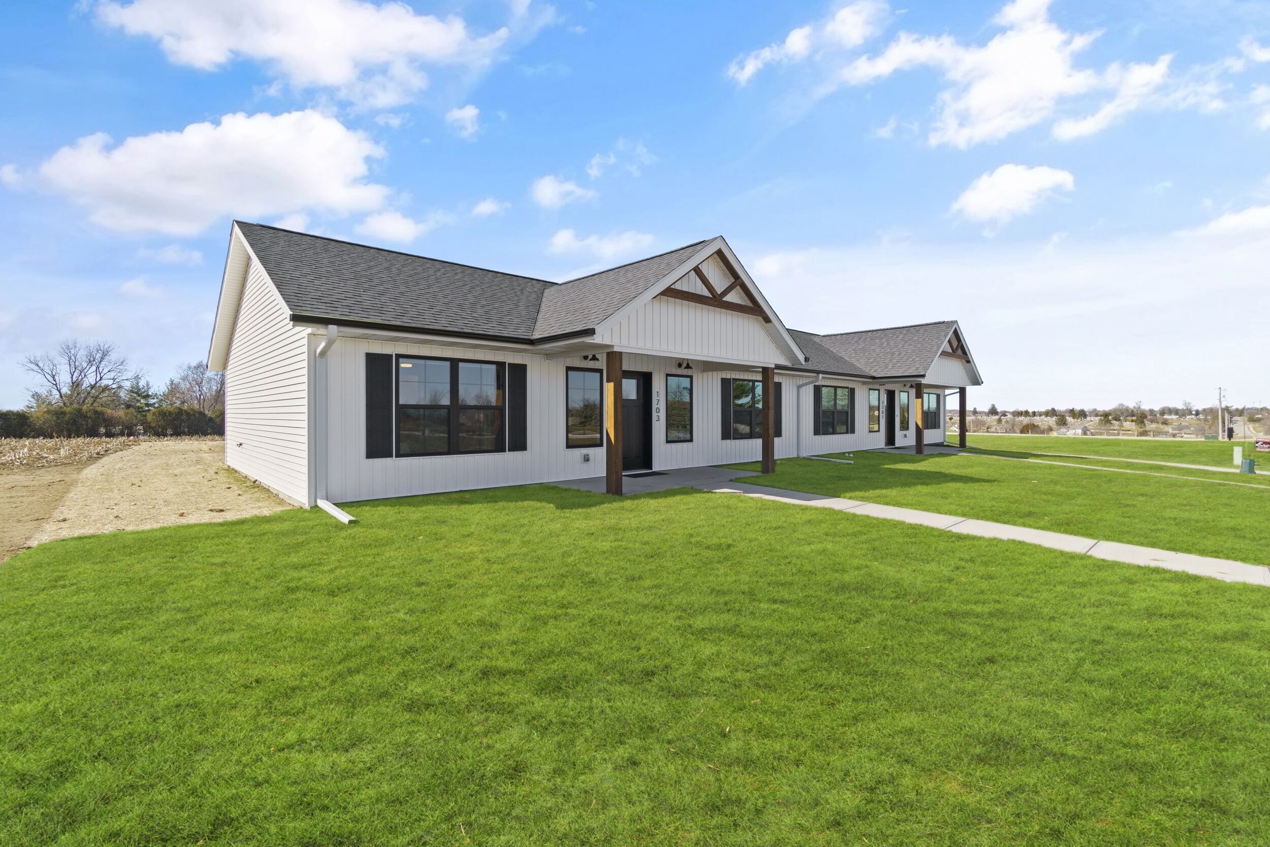 Country Club Cottages - 1701