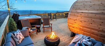 Designer Home w/ Incredible Views, Sleeps 16