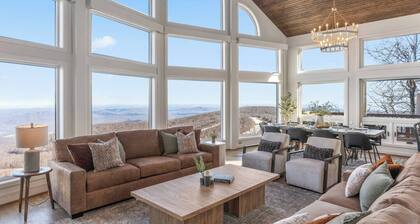 Designer Home w/ Incredible Views, Sleeps 16