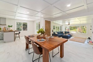 Interior - Mountain Oasis: Modern Plantation Home (Kealakekua)