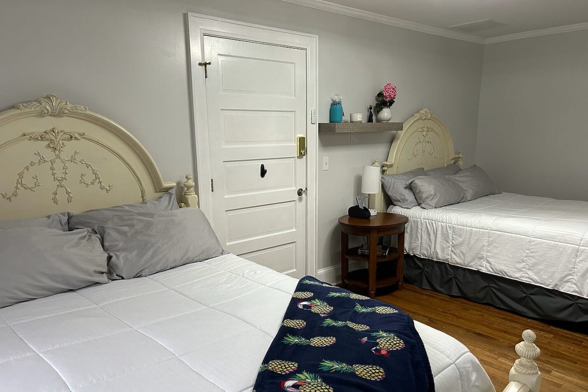 Traditionele suite, 2 queensize bedden | 1 slaapkamer, individueel gedecoreerd, individueel gemeubileerd