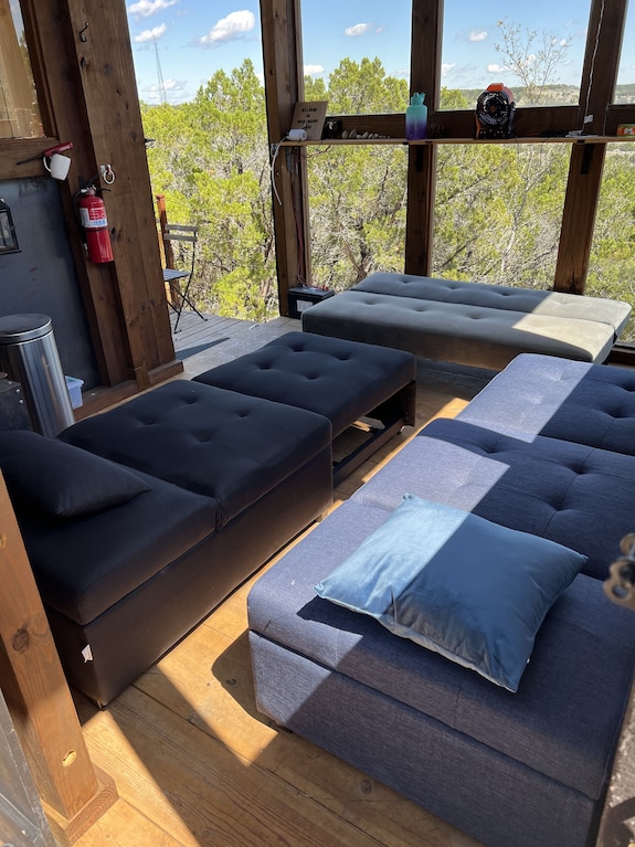 Glamping Cabin - Lake Travis, TX
