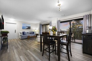 Condo superluxo | Área de estar | TV