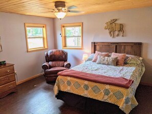 3 Schlafzimmer, Schreibtisch, kostenloses WLAN, Bettwäsche