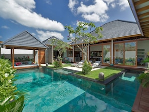 Exterior - Elegant and Tranquil 4 Br Pool Villa (Seminyak)