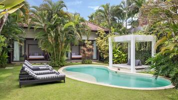 Villa, 2 habitaciones, para fumadores, alberca privada | Alberca | Alberca al aire libre