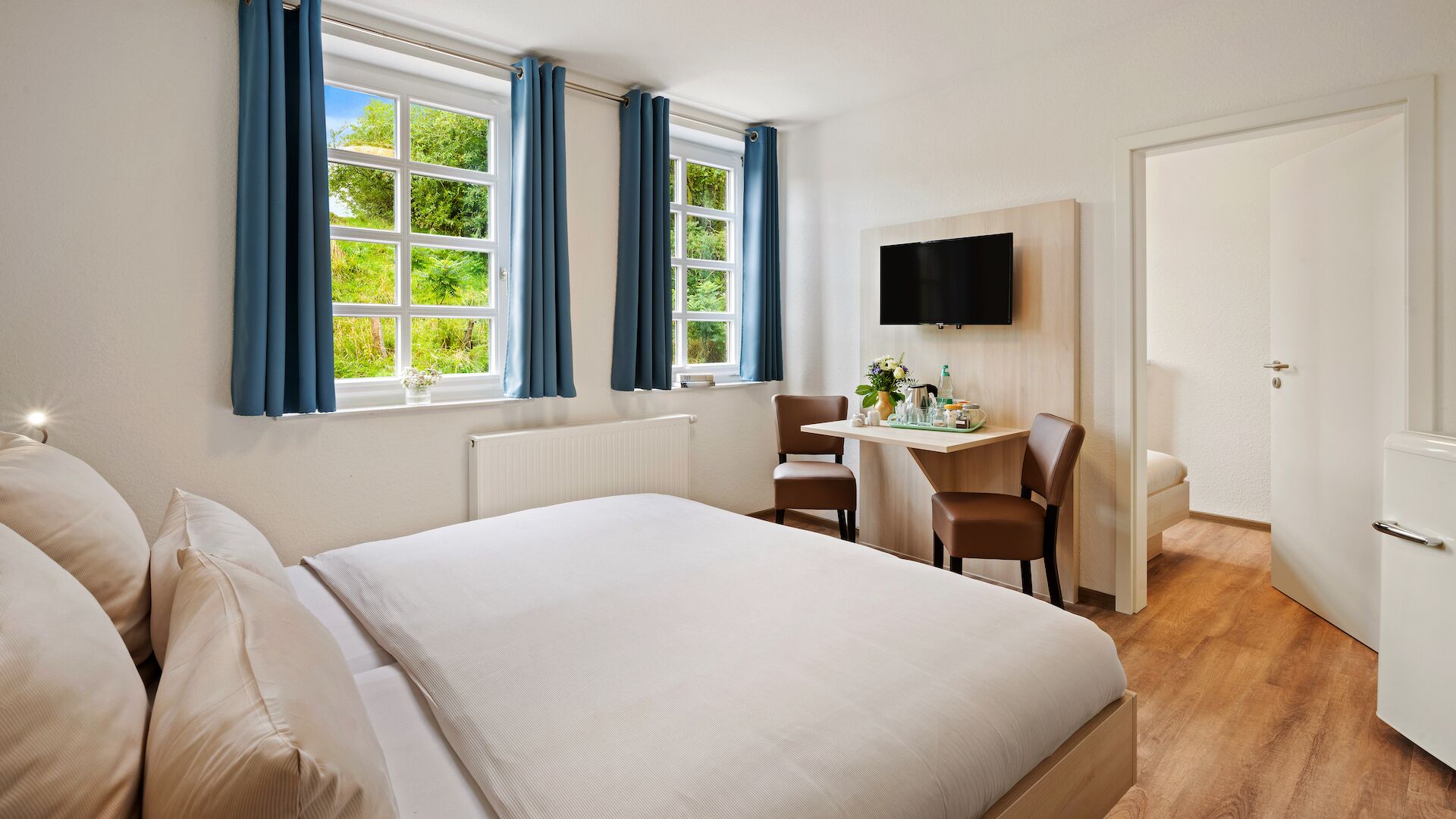 Comfort-Dreibettzimmer | Schreibtisch, kostenloses WLAN, Bettwäsche
