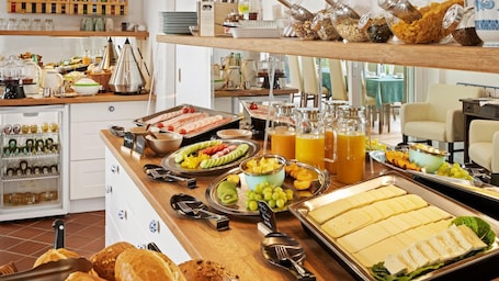 Se sirven desayunos y cenas. Hotel Deichinsel