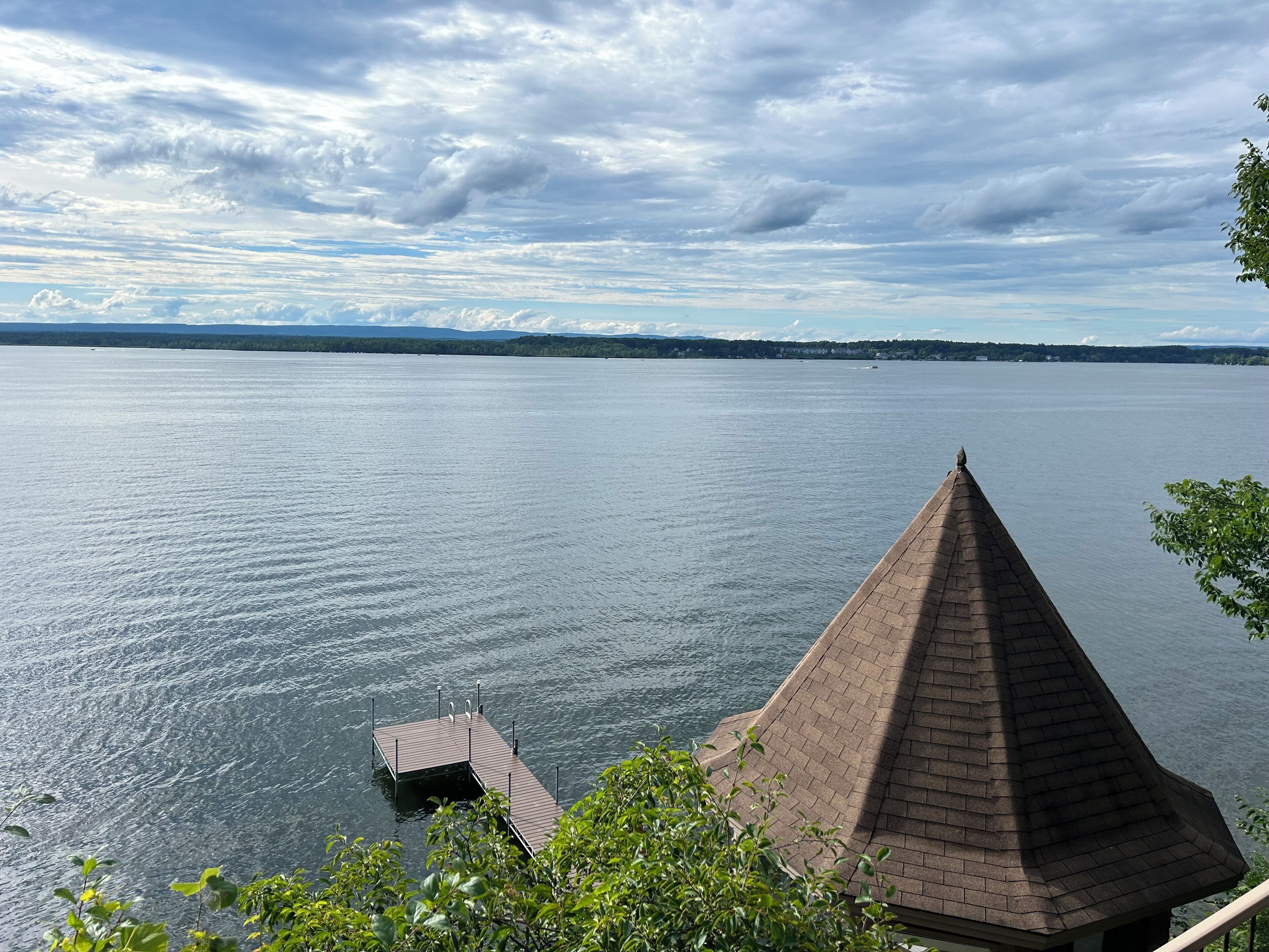 Luxurious Lake House in Saratoga Springs with Access to Private Dock