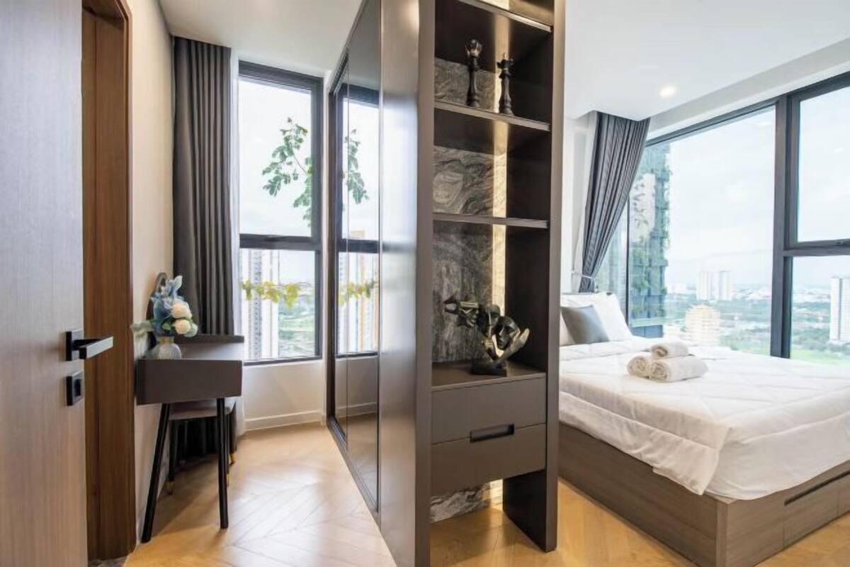 4 camere, biancheria da letto di alta qualità, copriletto in piuma