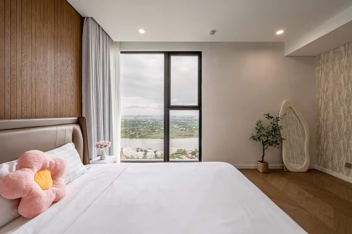 Phòng Suite Grand, 1 phòng ngủ, quyền sử dụng Club Lounge, quang cảnh thành phố | Bộ đồ giường cao cấp, chăn bông, nệm Select Comfort