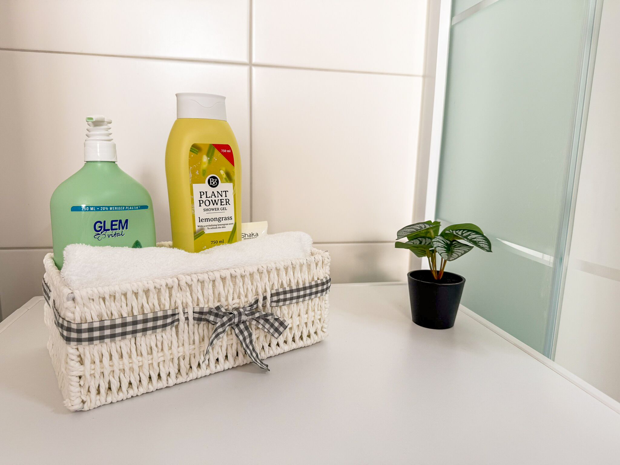 Bathroom amenities