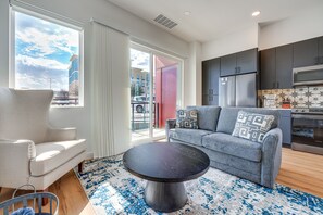 TV - Pet-Friendly New Braunfels Condo w/ Shared Pool! (New Braunfels)
