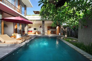 Villa, 2 Schlafzimmer, eigener Pool, Gartenblick | Pool