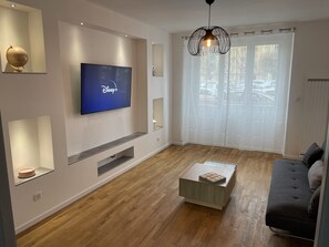 Living area - Appartement du Lion, à 10 Minutes du Centre Ville, Stationnement Idéal! (Belfort)